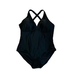 Old Navy New Womens Plus 3X Chic Classic Timeless Criss Cross One Piece Swimsuit